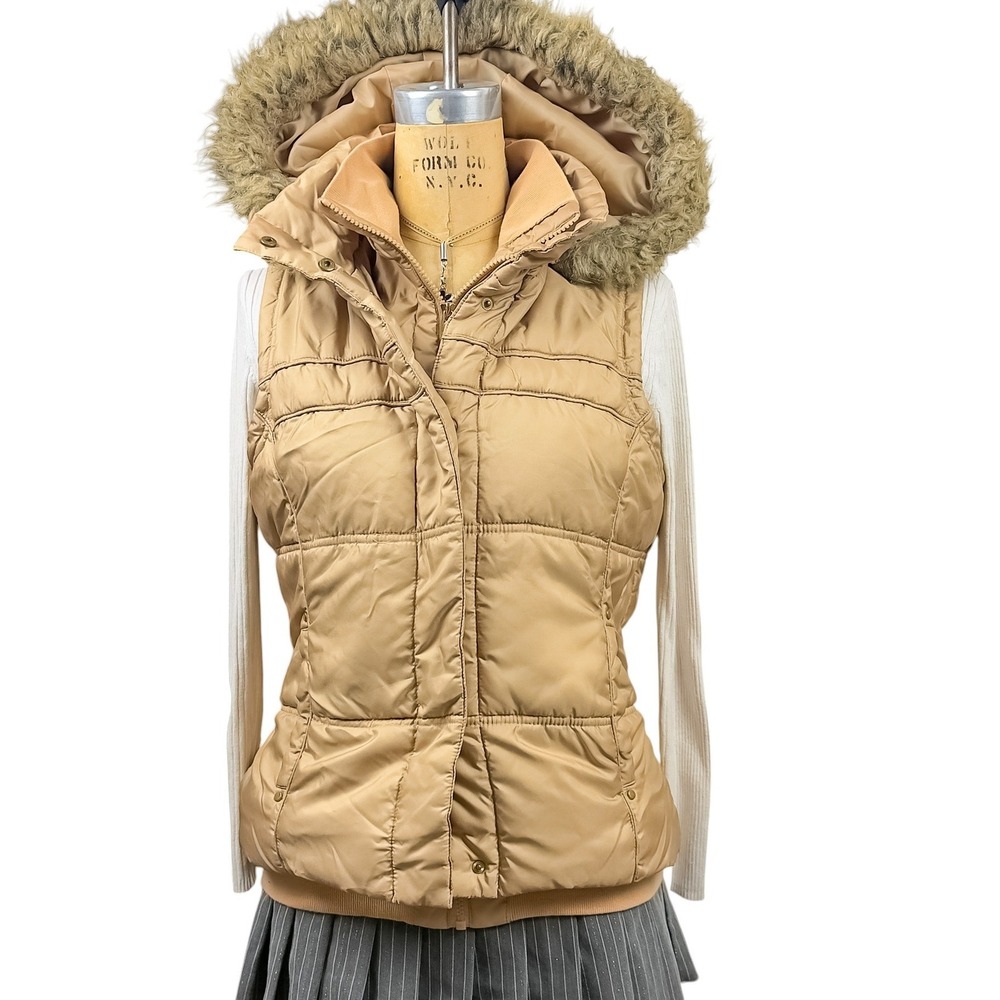 Y2K Gorpcore Faux Fur Hood Puffer Vest Tan Quilted Zip Up Outdoor Winter Medium